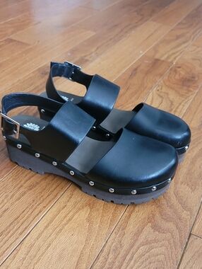 Yellowbox Renavi Flatform Clogs